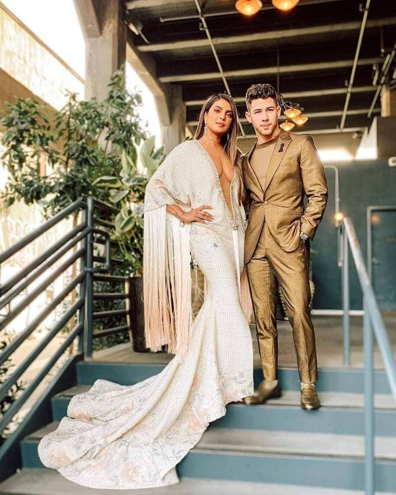 instagram.com/authorrainafarzin1989